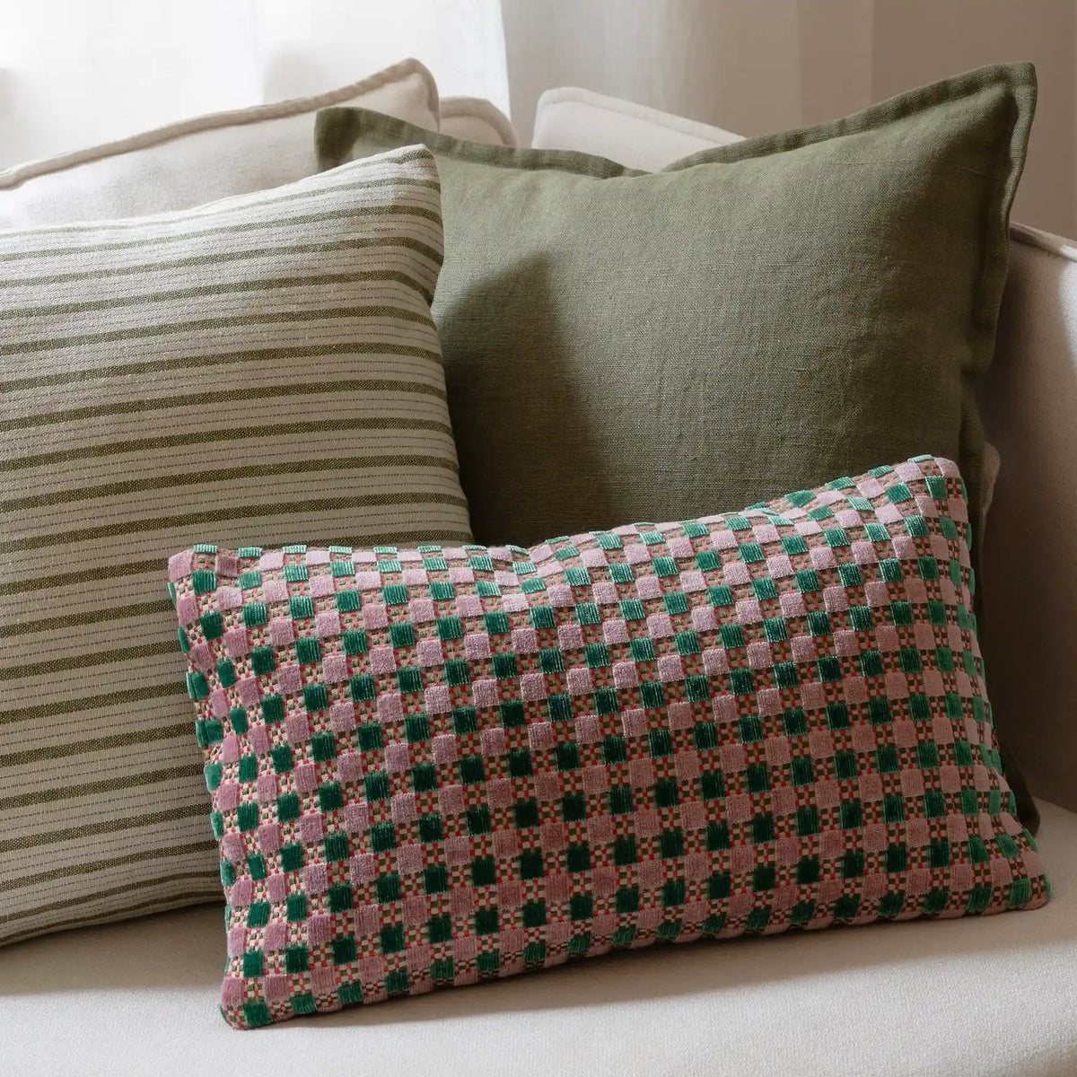 Dazzle Velvet Cushion Cover – Peony/Emerald